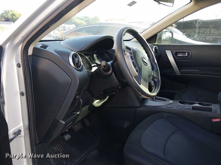 image for item EG8553 2013 Nissan Rogue SUV