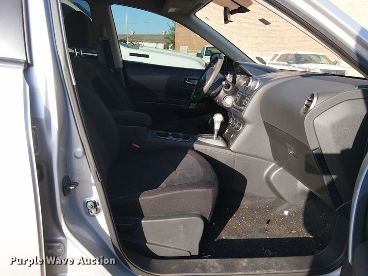 image for item EG8553 2013 Nissan Rogue SUV