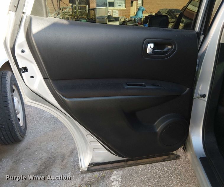 image for item EG8553 2013 Nissan Rogue SUV