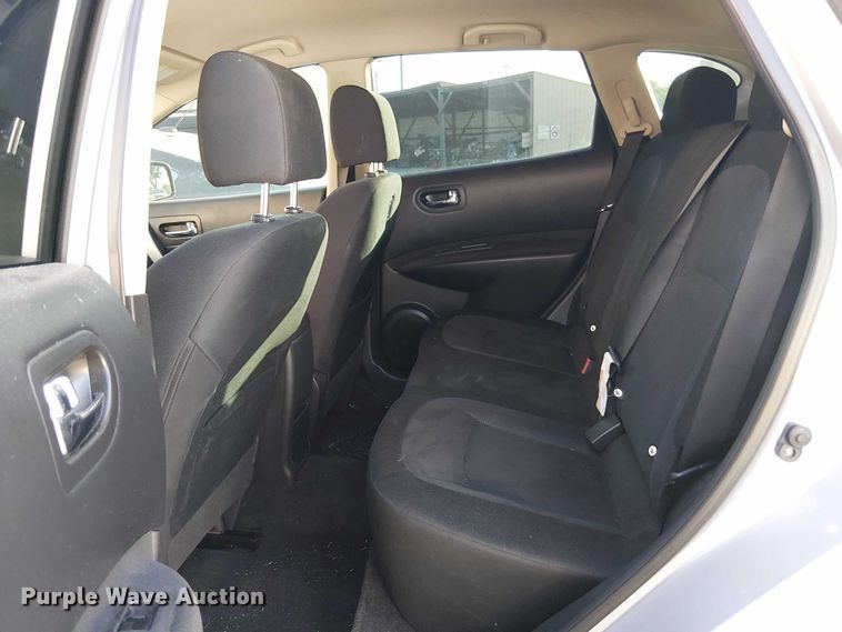 image for item EG8553 2013 Nissan Rogue SUV