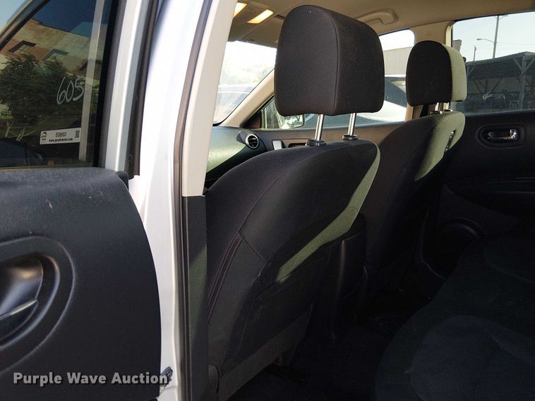 image for item EG8553 2013 Nissan Rogue SUV