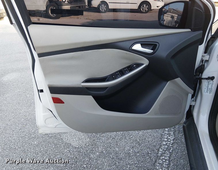 image for item EG8555 2012 Ford Focus 