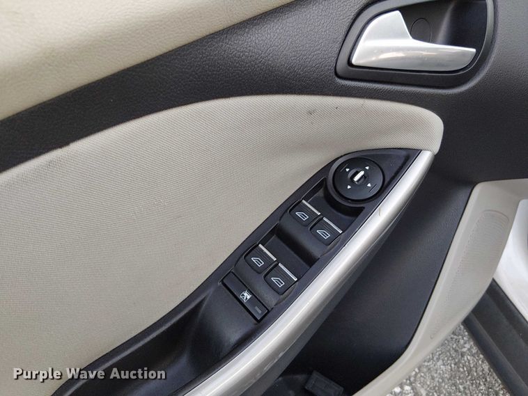 image for item EG8555 2012 Ford Focus 