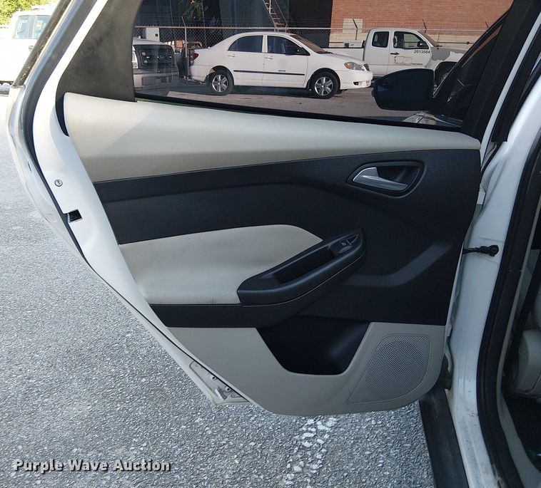 image for item EG8555 2012 Ford Focus 