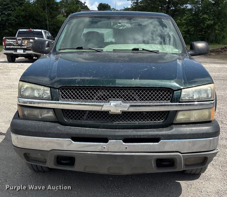 image for item EJ7632 2004 Chevrolet Silverado 1500 Ext. Cab pickup truck
