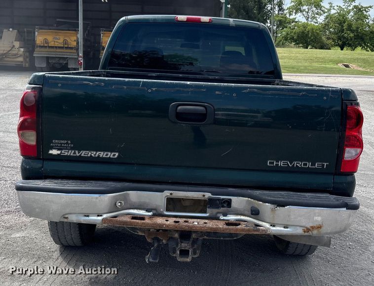 image for item EJ7632 2004 Chevrolet Silverado 1500 Ext. Cab pickup truck