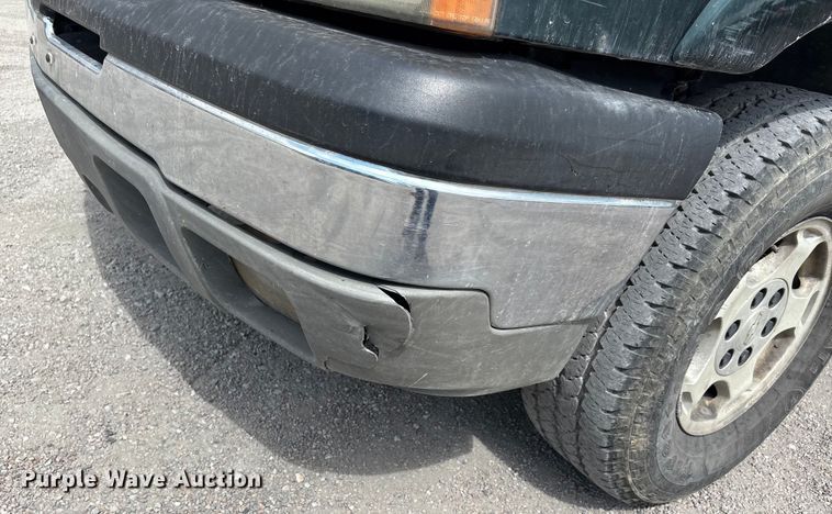 image for item EJ7632 2004 Chevrolet Silverado 1500 Ext. Cab pickup truck