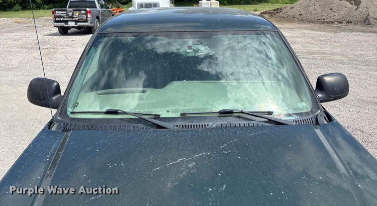 image for item EJ7632 2004 Chevrolet Silverado 1500 Ext. Cab pickup truck