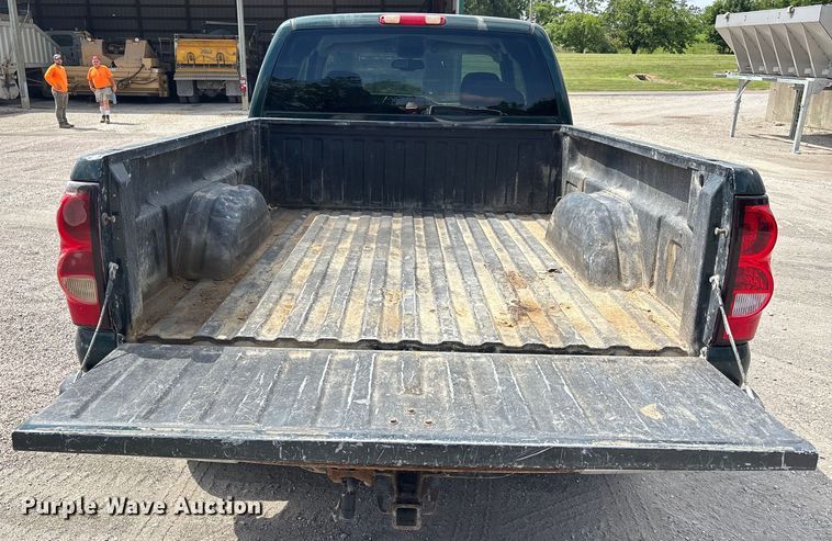 image for item EJ7632 2004 Chevrolet Silverado 1500 Ext. Cab pickup truck
