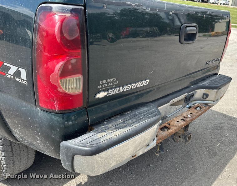 image for item EJ7632 2004 Chevrolet Silverado 1500 Ext. Cab pickup truck