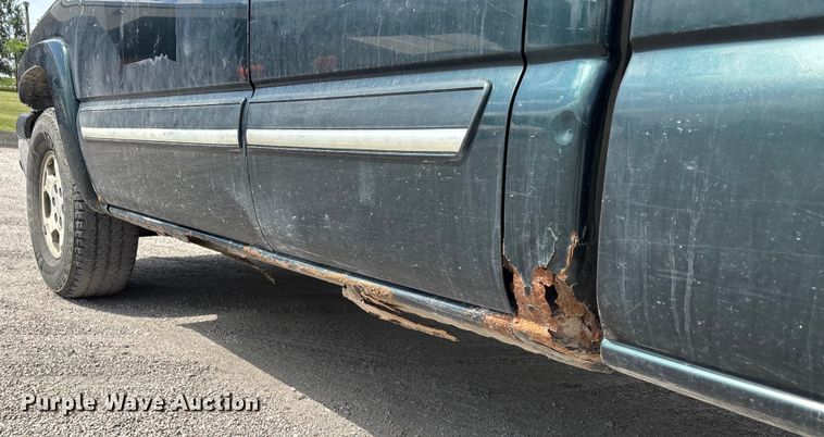 image for item EJ7632 2004 Chevrolet Silverado 1500 Ext. Cab pickup truck