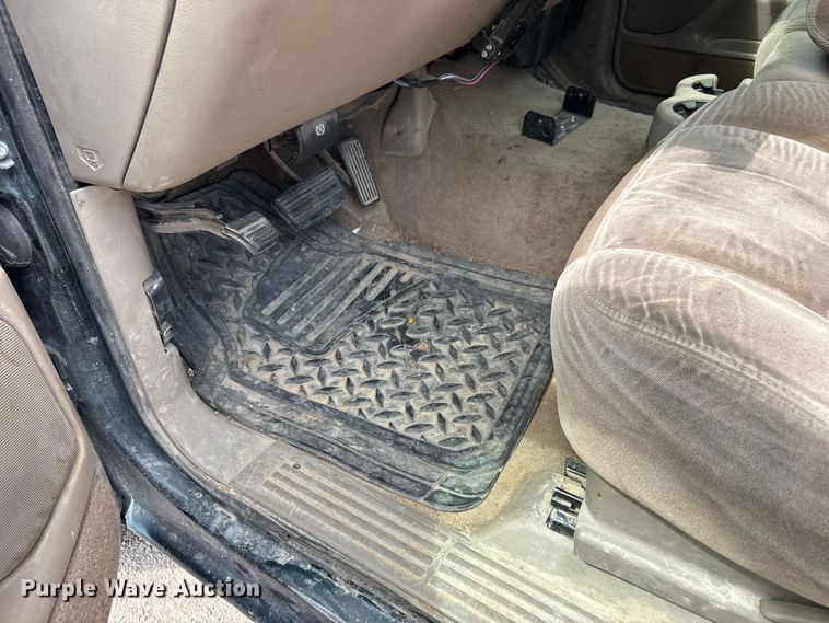 image for item EJ7632 2004 Chevrolet Silverado 1500 Ext. Cab pickup truck