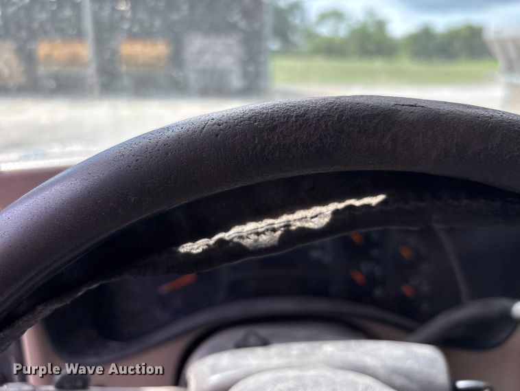 image for item EJ7632 2004 Chevrolet Silverado 1500 Ext. Cab pickup truck