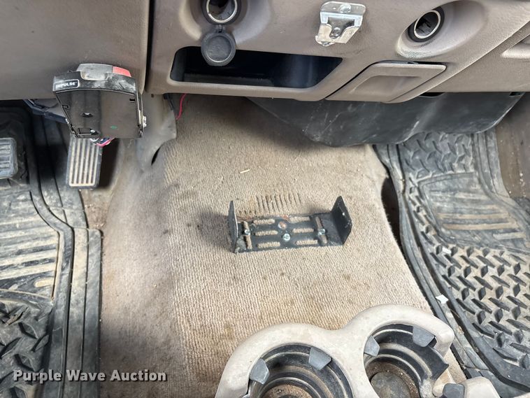 image for item EJ7632 2004 Chevrolet Silverado 1500 Ext. Cab pickup truck