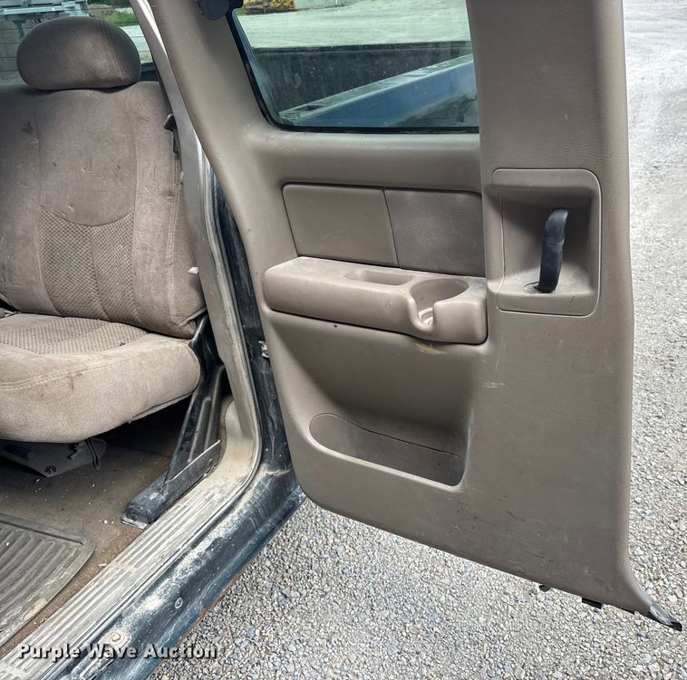 image for item EJ7632 2004 Chevrolet Silverado 1500 Ext. Cab pickup truck