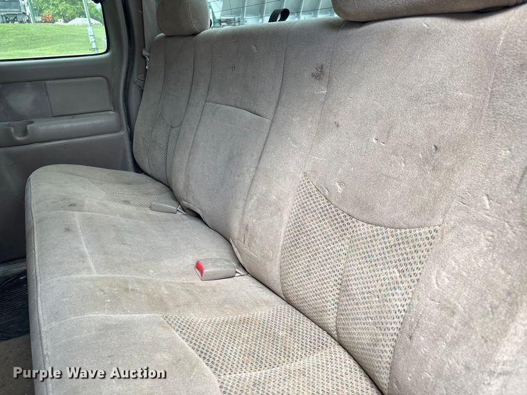 image for item EJ7632 2004 Chevrolet Silverado 1500 Ext. Cab pickup truck