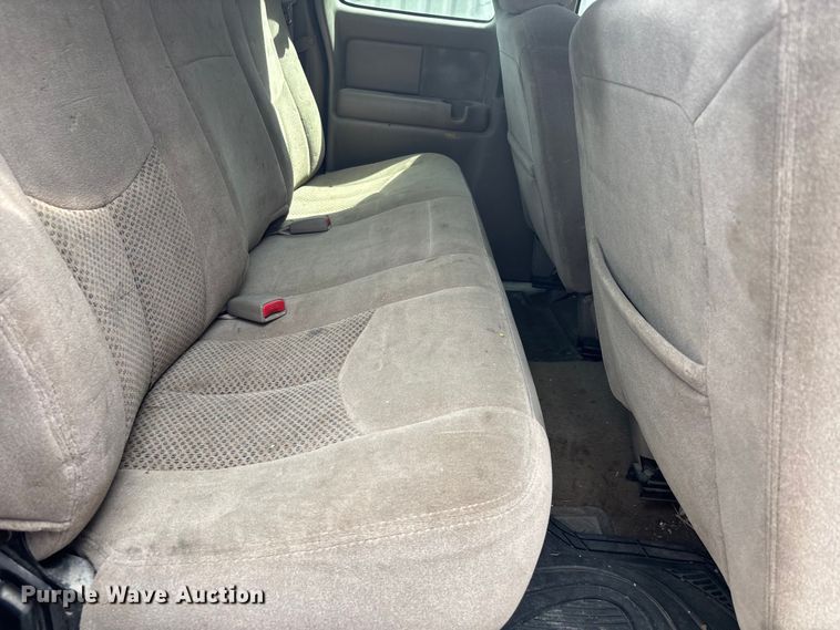 image for item EJ7632 2004 Chevrolet Silverado 1500 Ext. Cab pickup truck