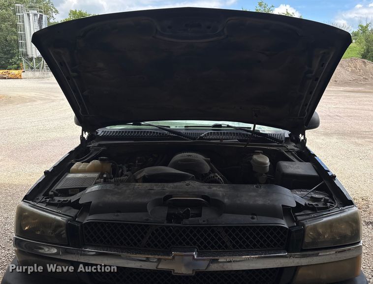 image for item EJ7632 2004 Chevrolet Silverado 1500 Ext. Cab pickup truck