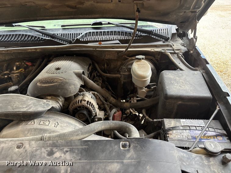 image for item EJ7632 2004 Chevrolet Silverado 1500 Ext. Cab pickup truck