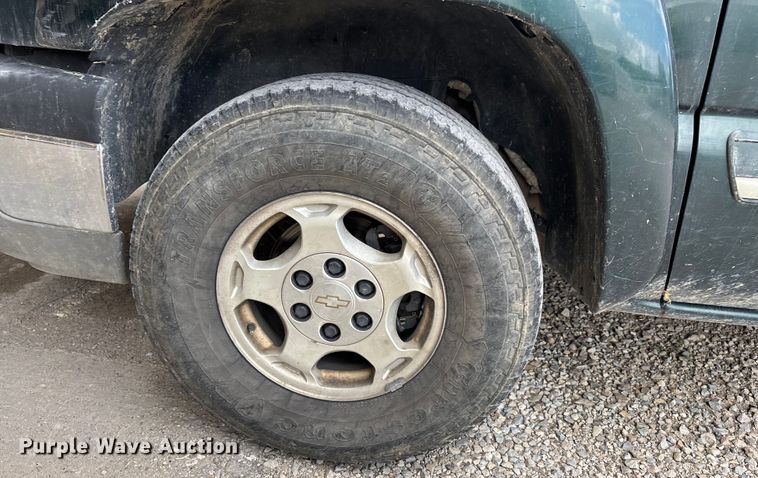 image for item EJ7632 2004 Chevrolet Silverado 1500 Ext. Cab pickup truck