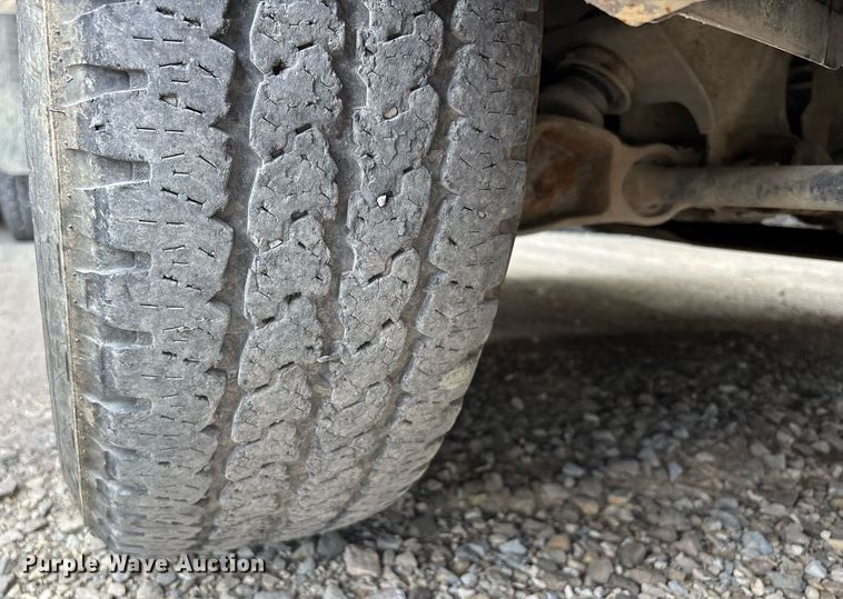 image for item EJ7632 2004 Chevrolet Silverado 1500 Ext. Cab pickup truck