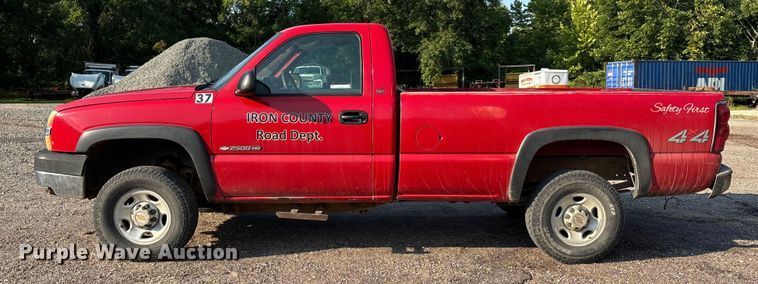 image for item EJ7634 2004 Chevrolet Silverado 2500HD pickup truck