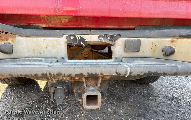 image for item EJ7634 2004 Chevrolet Silverado 2500HD pickup truck