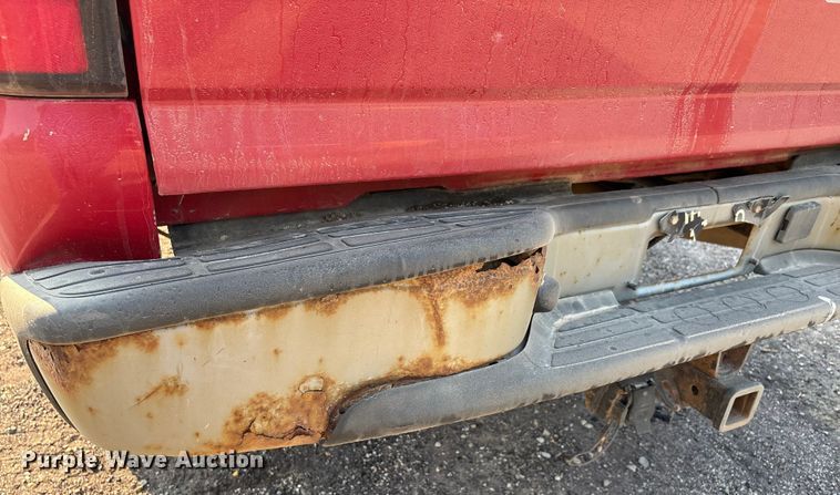 image for item EJ7634 2004 Chevrolet Silverado 2500HD pickup truck