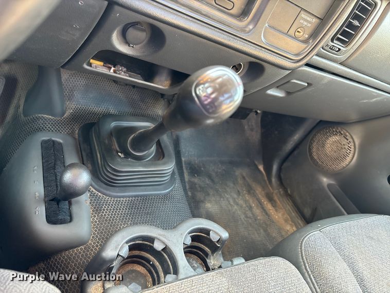 image for item EJ7634 2004 Chevrolet Silverado 2500HD pickup truck