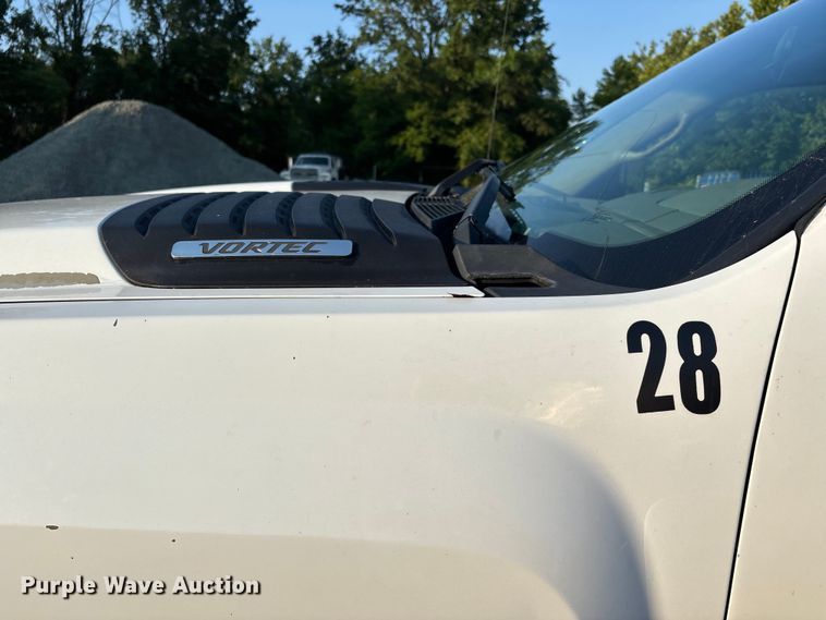 image for item EJ7636 2011 Chevrolet Silverado 3500HD flatbed pickup truck