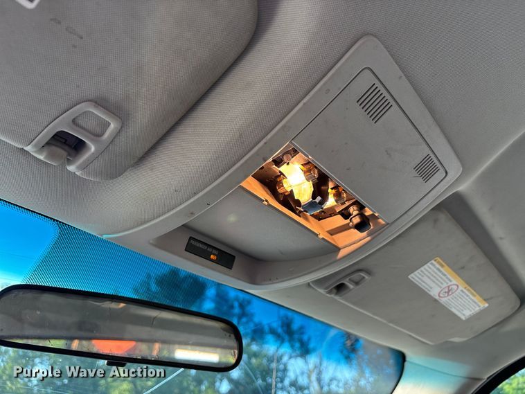 image for item EJ7636 2011 Chevrolet Silverado 3500HD flatbed pickup truck