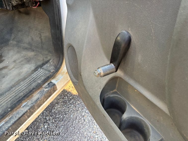 image for item EJ7636 2011 Chevrolet Silverado 3500HD flatbed pickup truck