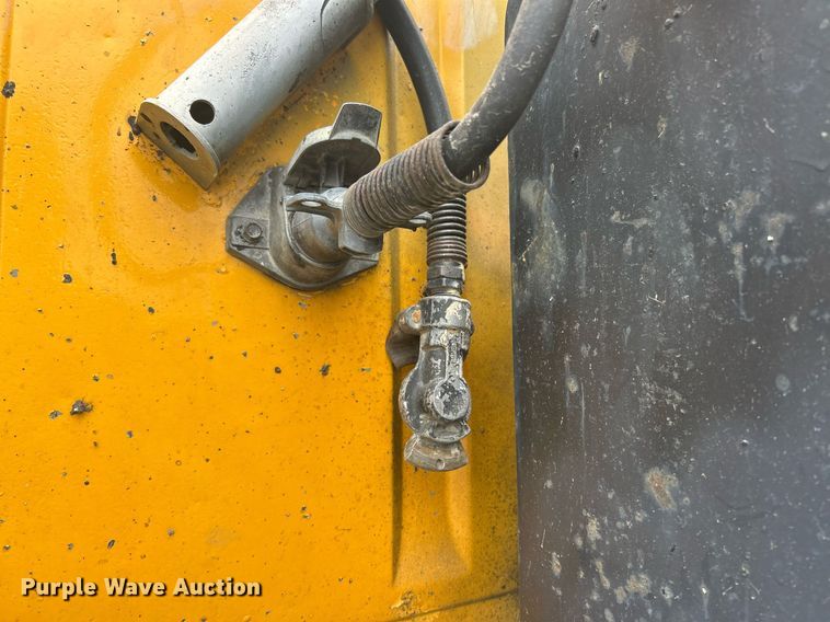 image for item EK2809 1981 Ford L9000 semi truck