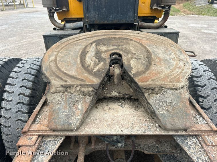 image for item EK2809 1981 Ford L9000 semi truck