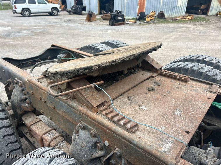 image for item EK2809 1981 Ford L9000 semi truck