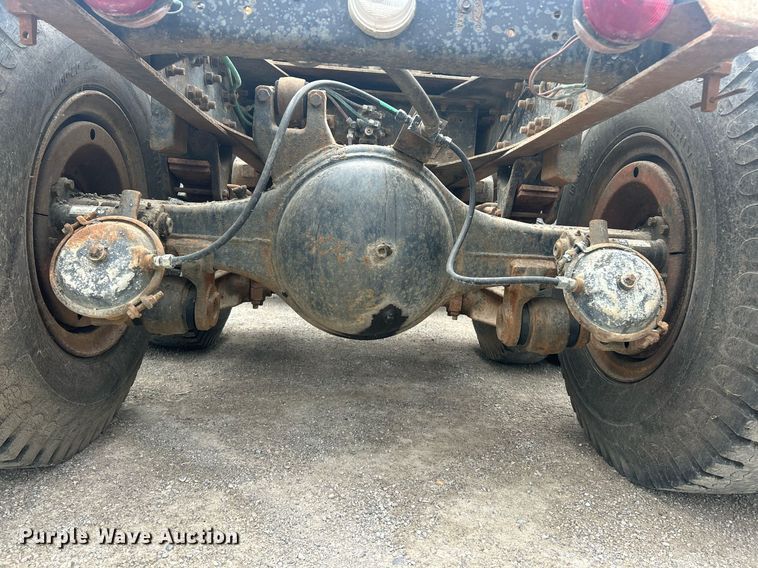 image for item EK2809 1981 Ford L9000 semi truck