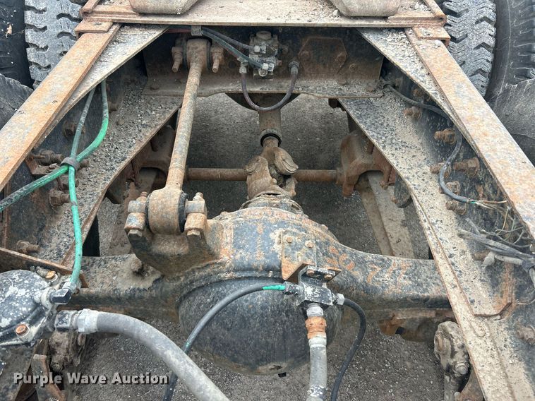 image for item EK2809 1981 Ford L9000 semi truck