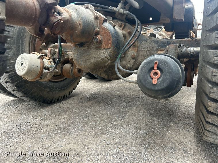 image for item EK2809 1981 Ford L9000 semi truck