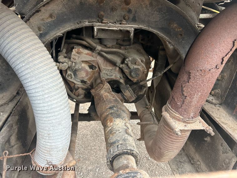 image for item EK2809 1981 Ford L9000 semi truck