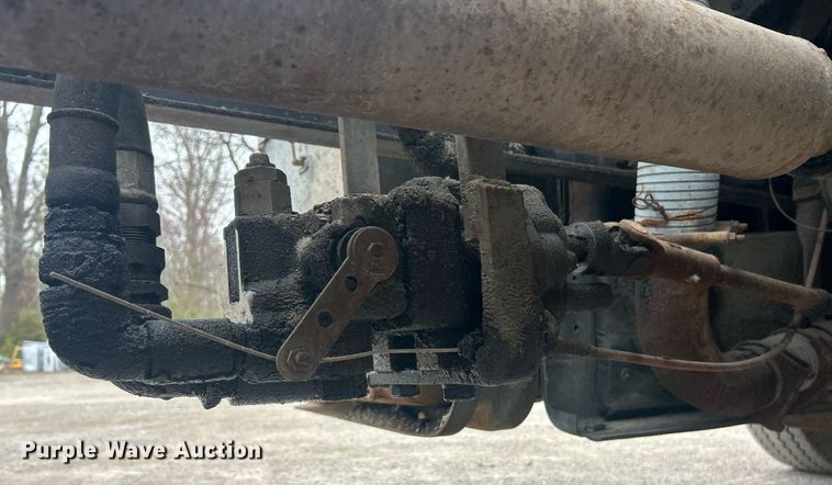 image for item EK2809 1981 Ford L9000 semi truck