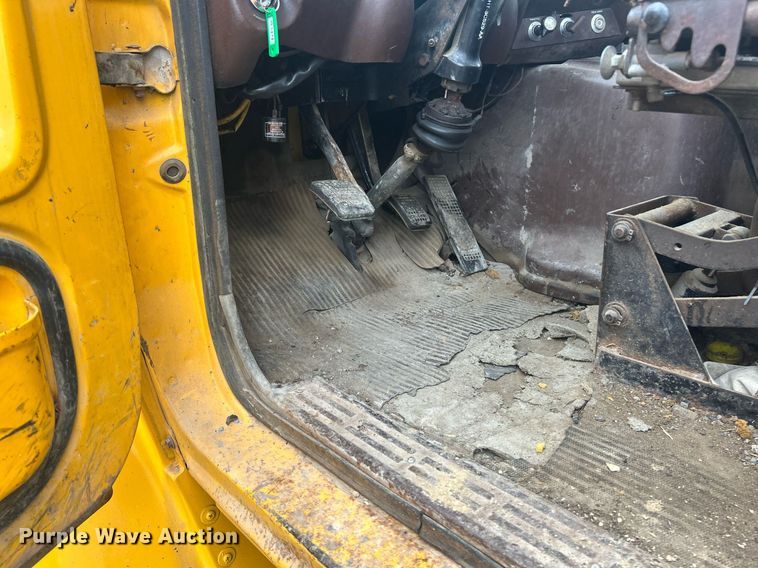 image for item EK2809 1981 Ford L9000 semi truck