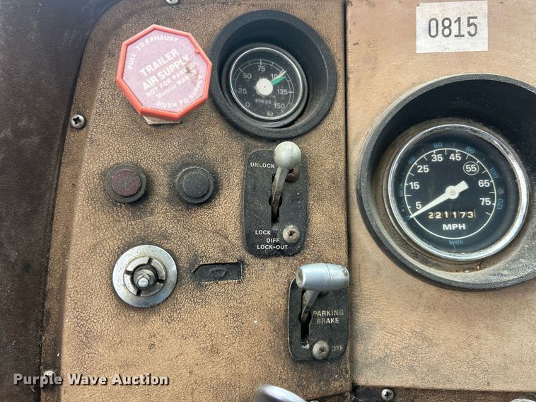 image for item EK2809 1981 Ford L9000 semi truck