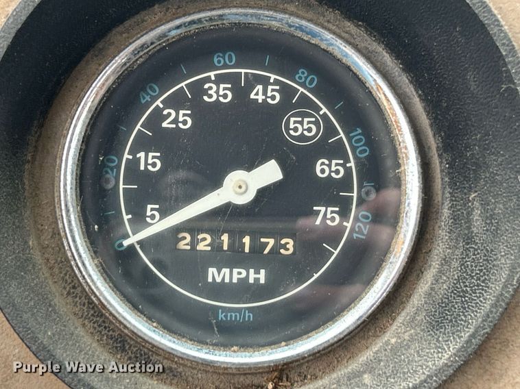 image for item EK2809 1981 Ford L9000 semi truck