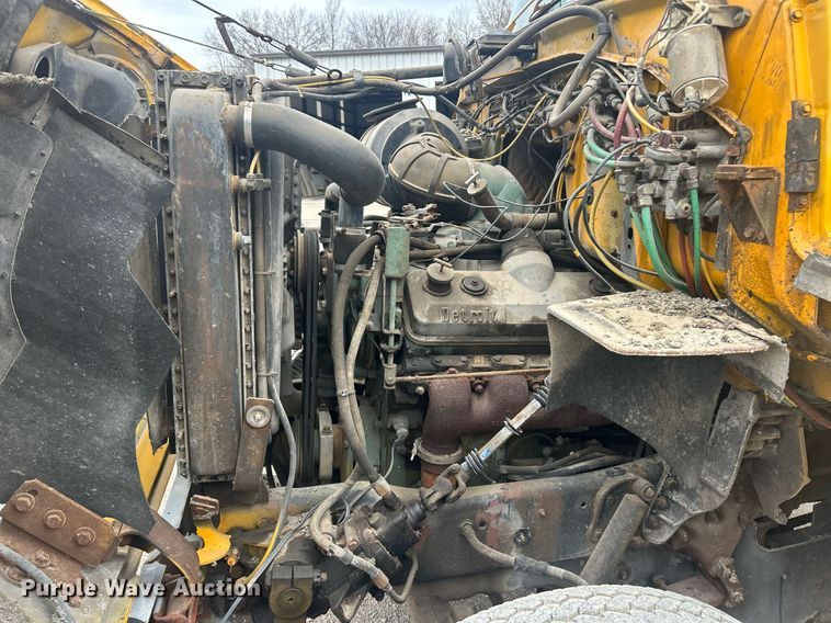 image for item EK2809 1981 Ford L9000 semi truck