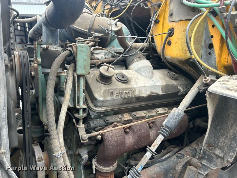 image for item EK2809 1981 Ford L9000 semi truck