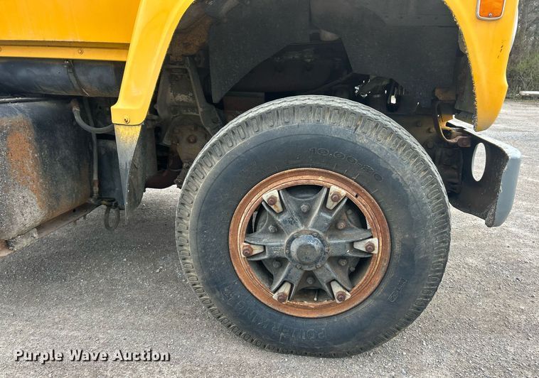 image for item EK2809 1981 Ford L9000 semi truck