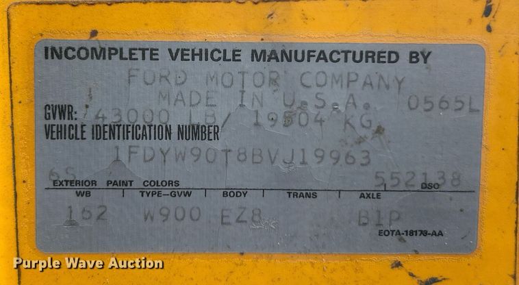 image for item EK2809 1981 Ford L9000 semi truck