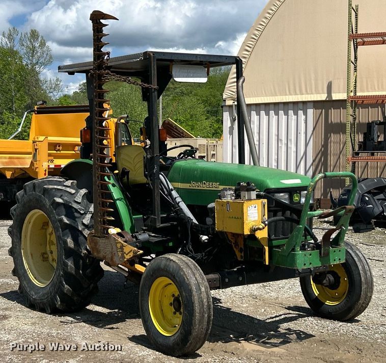 image for item EK8023 2003 John Deere 5220 tractor