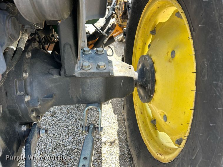 image for item EK8023 2003 John Deere 5220 tractor