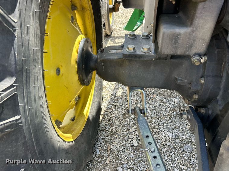 image for item EK8023 2003 John Deere 5220 tractor